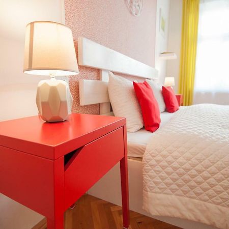 Spacious Stylish Apartment In Old Town Сибиу Экстерьер фото