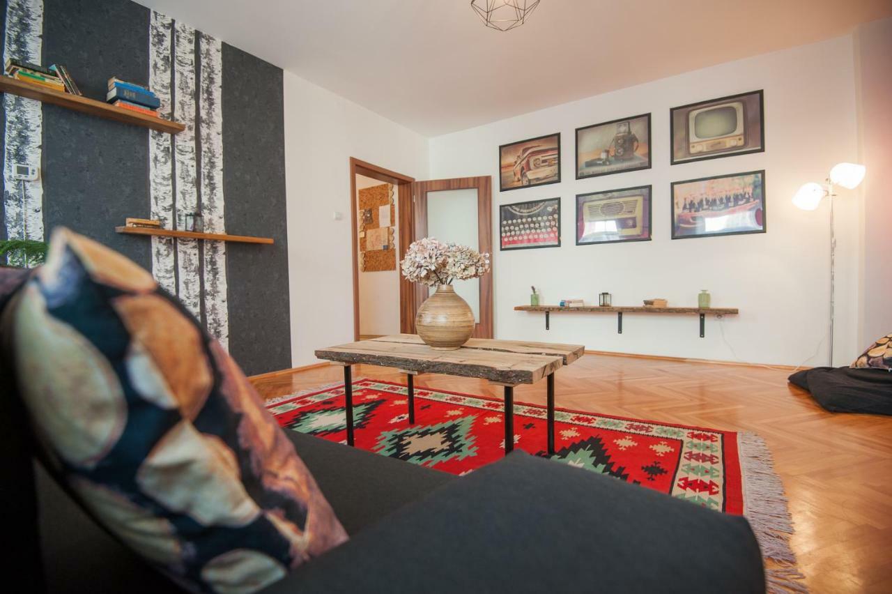 Spacious Stylish Apartment In Old Town Сибиу Экстерьер фото