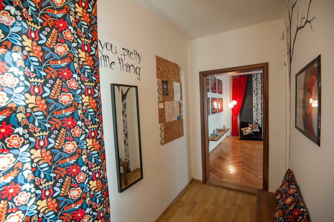 Spacious Stylish Apartment In Old Town Сибиу Экстерьер фото